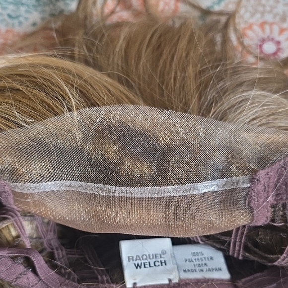 Raquel Welch Editor's Pic In Golden Russet? - Picture 5 of 5